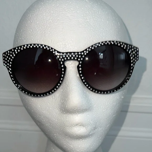 NWT BCBGMAXAZRIA Rhinestone Sunglasses Bcbg Sunglasses Indiana Women Sunglasses for sale | eBay main image 4
